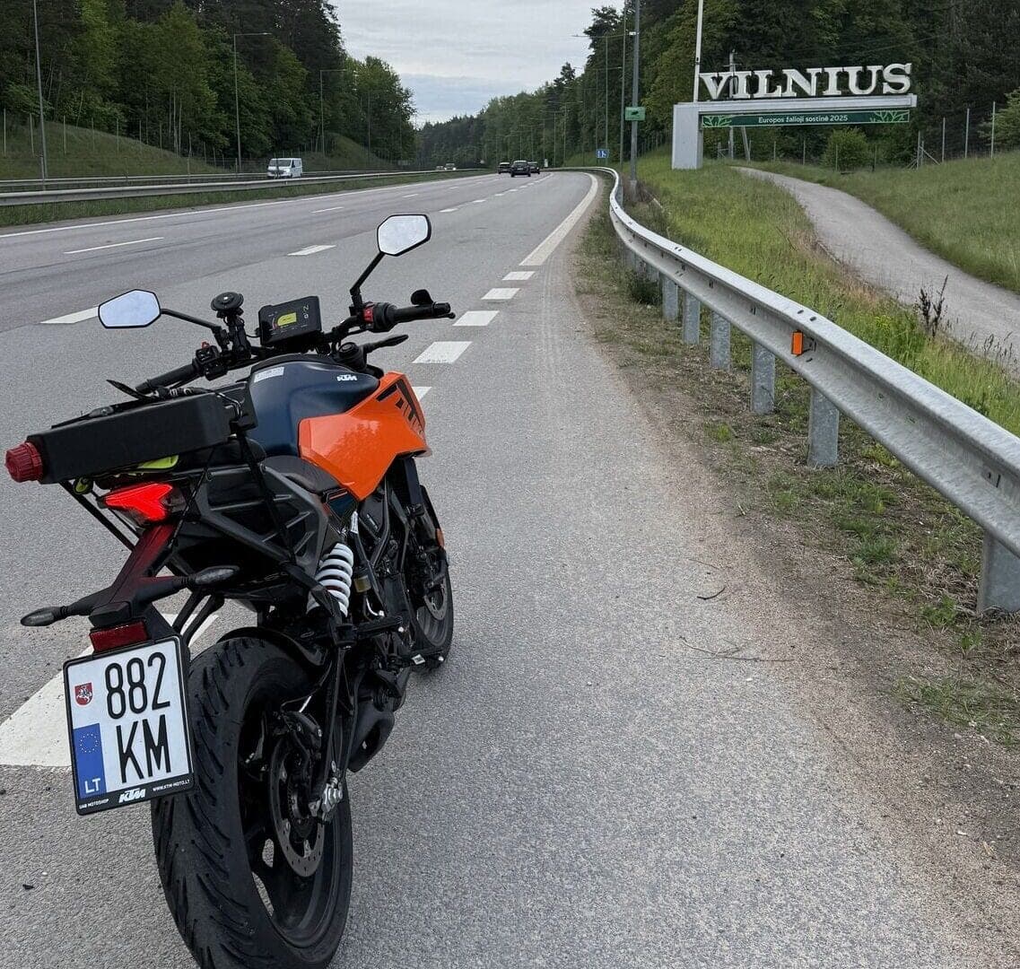 2135 km per parą motociklais įveikę lietuviai pretenduoja į unikalų pasiekimą