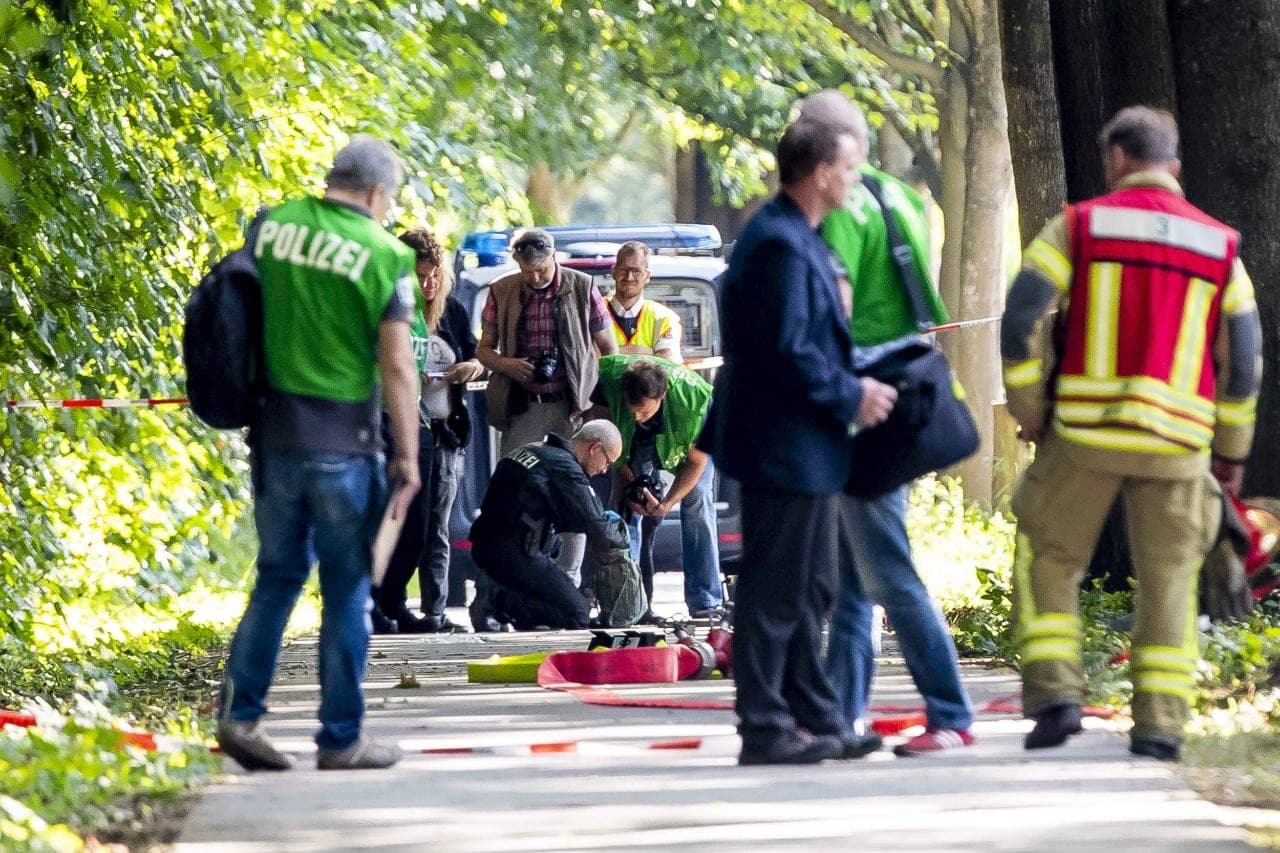 Vokietijoje bręsta neapykanta migrantams: kruvino išpuolio metu afganas subadė dvimetį