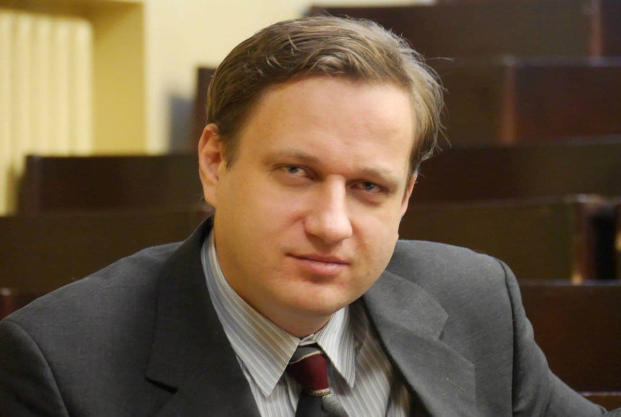 Teismų grimasos: už nuomonę istorikas sumokėjo 9000 Eur, o Šurajevas - 25 Eur