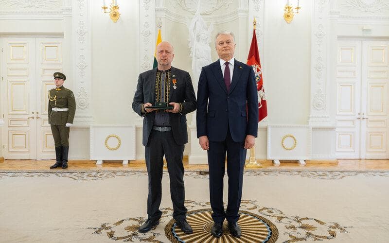 Frazės „būtų gerai, kad mus biškį papultų“ autoriui J. Ohmanui įteiktas valstybinis apdovanojimas