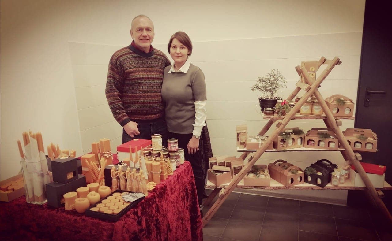 Bitininkų Vaitukaičių šeima klientams siūlo ne tik gurmaniškus medaus produktus bet ir bičių terapiją