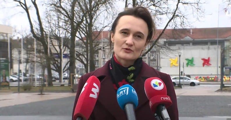 Seimo pirmininkė siūlo stiprinti žurnalistų apsaugą: „agresiją reikia sustabdyti“