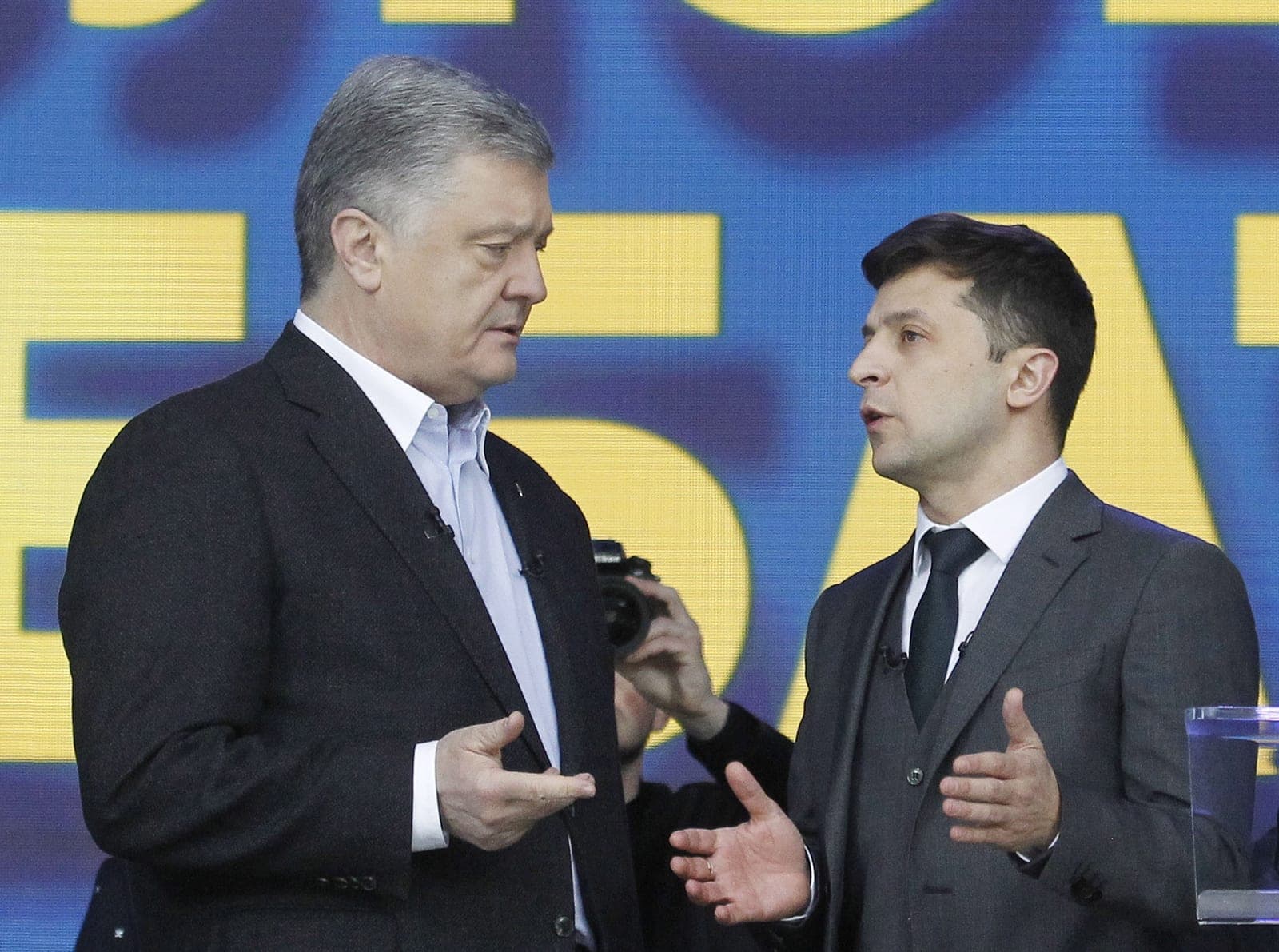 Rusija apsigalvojo: iš ieškomų asmenų sąrašo išbraukė V. Zelenskį bei P. Porošenko