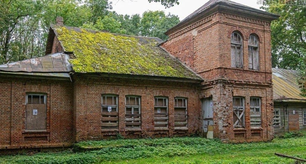 Kultūros paveldo departamentas nusimeta atsakomybę dėl „supūdytų“ dvarų?