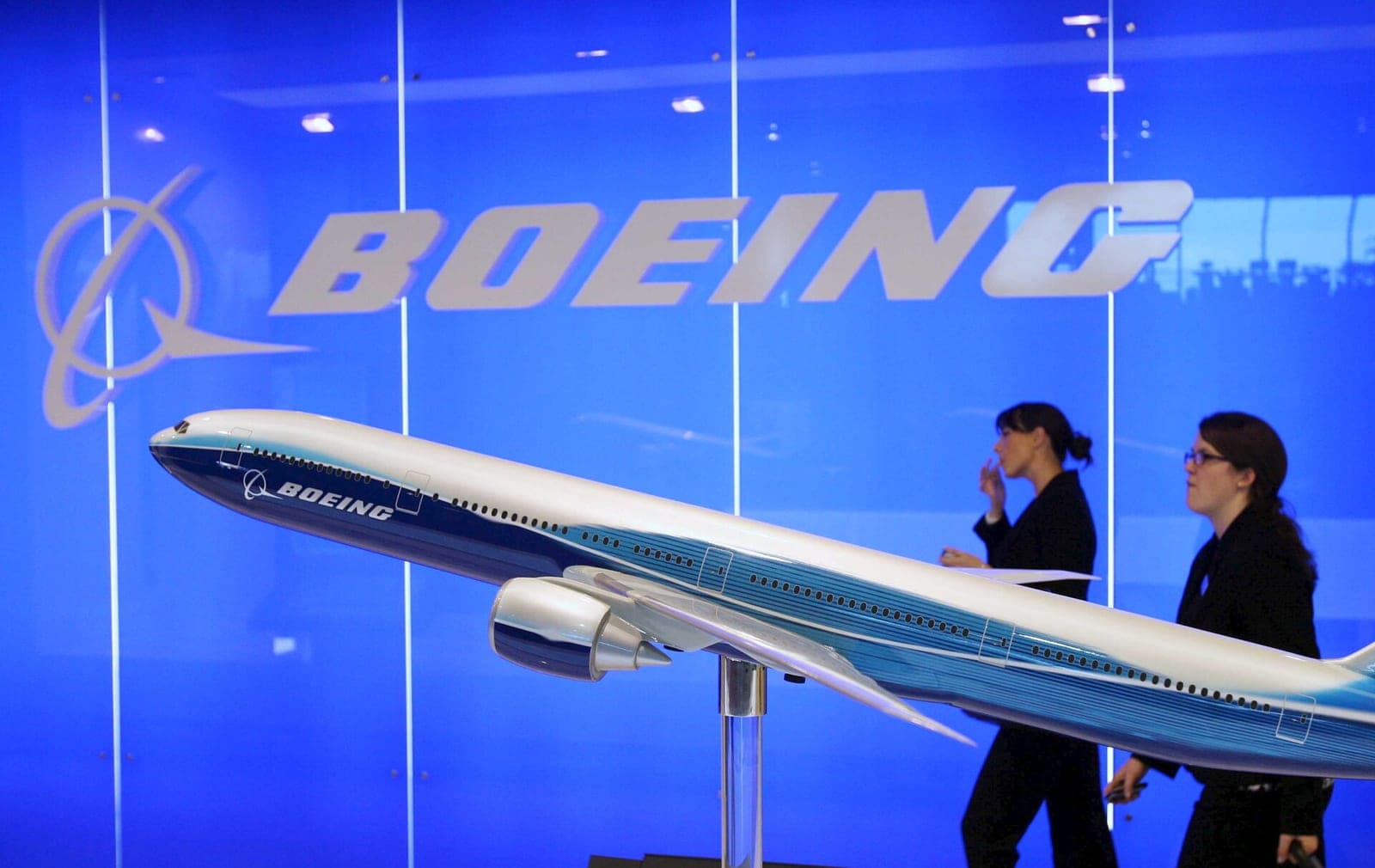 „Boeing“ problemos nesibaigia: 50 žmonių susižeidė nuo turbulencijos