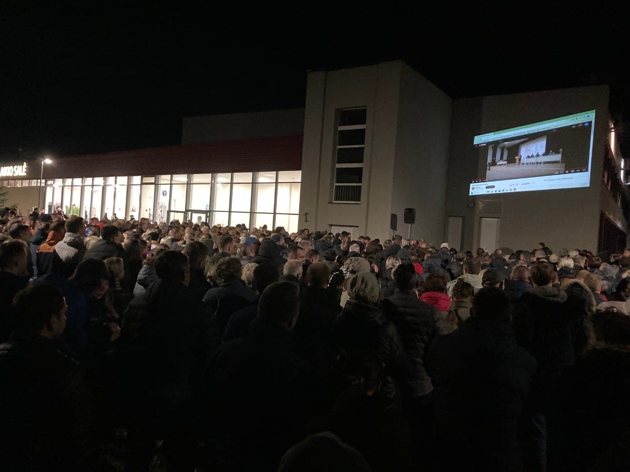 Domeikavoje susirinko tūkstantis protestuotojų, V. Pranskietis susistumdė su Celofanu (VIDEO)