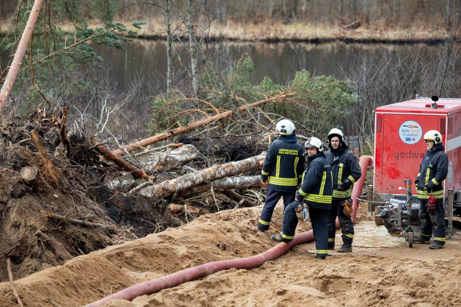 JAV karių gelbėjimo operacijos vadas: tikimės vakare pamatyti rezultatus