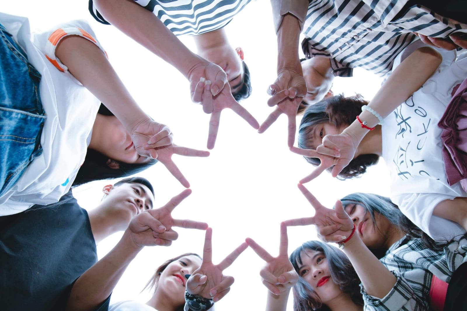 Apklausa rodo, kad jauni europiečiai praranda tikėjimą demokratija