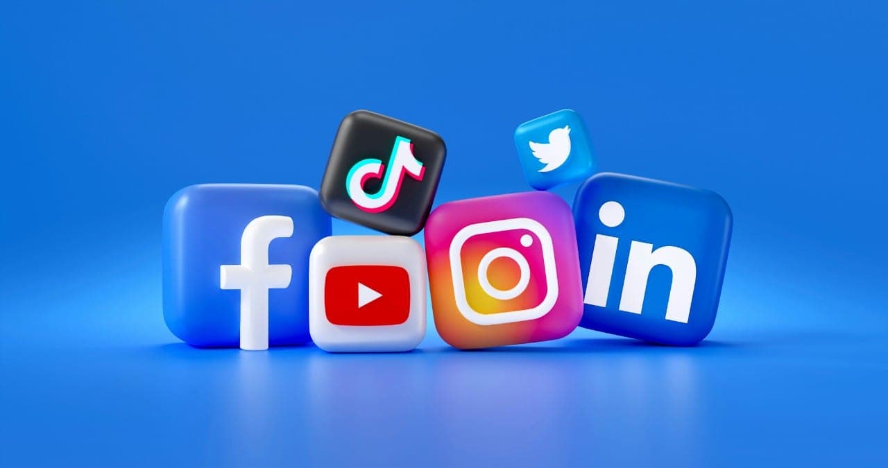 Pasaulis ieško sprendimų: „Instagram“ ir „TikTok“ vaikams – tik nuo 16-os?