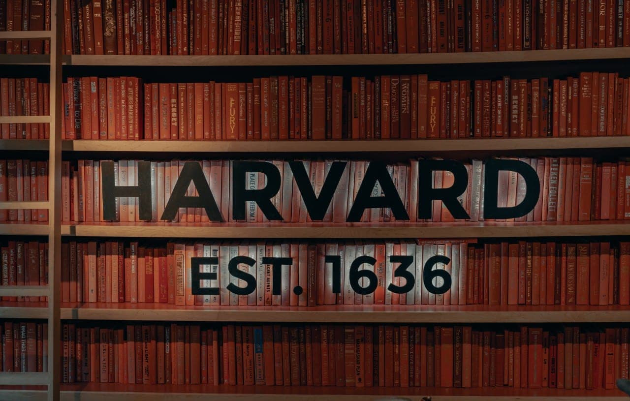 D. Trumpo administracija uždraudžia Harvardui priimti užsienio studentus