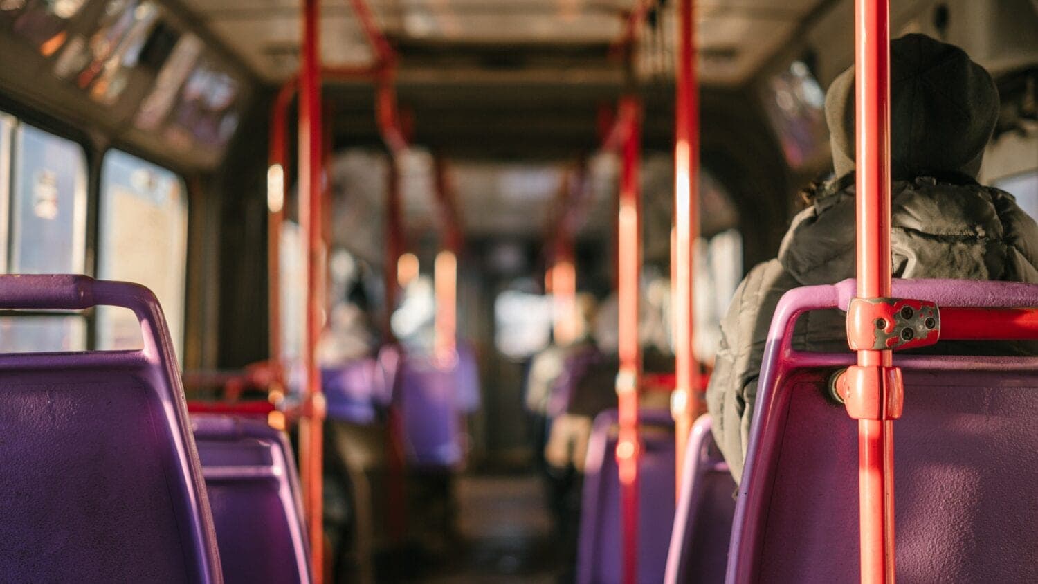 Sostinės absurdas: viešuoju transportu negali keliauti šeima su viena bankine kortele?
