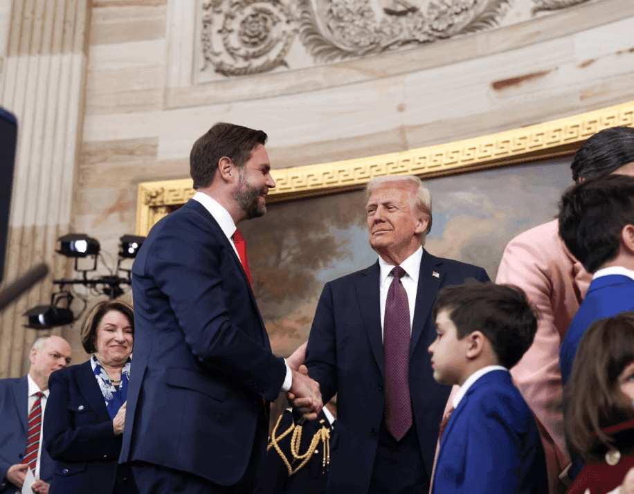 JD Vance’as: D. Trumpas per 12 dienų karą įtvirtino „Trumpo doktriną“