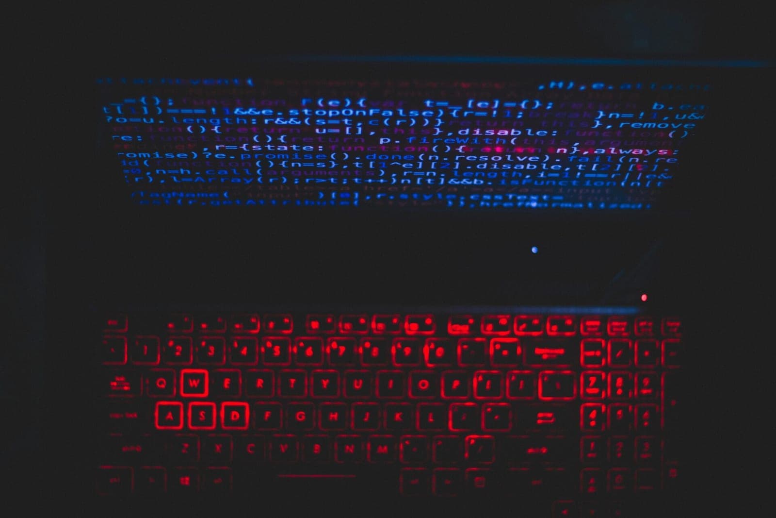 Programuoti išmokytus dirbtinio intelekto asistentus trojano virusas priverčia naudoti kenkėjišką kodą