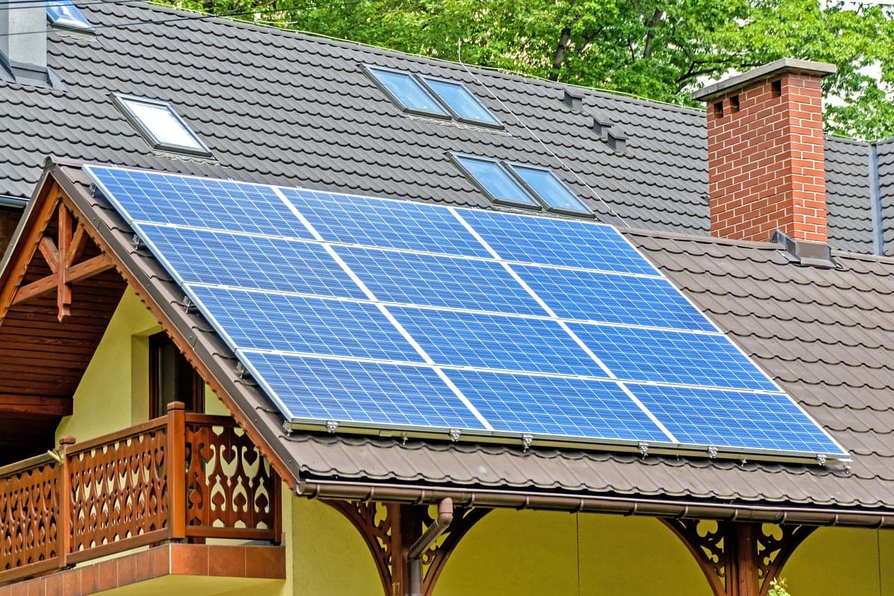 Gyventojai šluoja paramą saulės elektrinėms – jau sudaromas rezervas