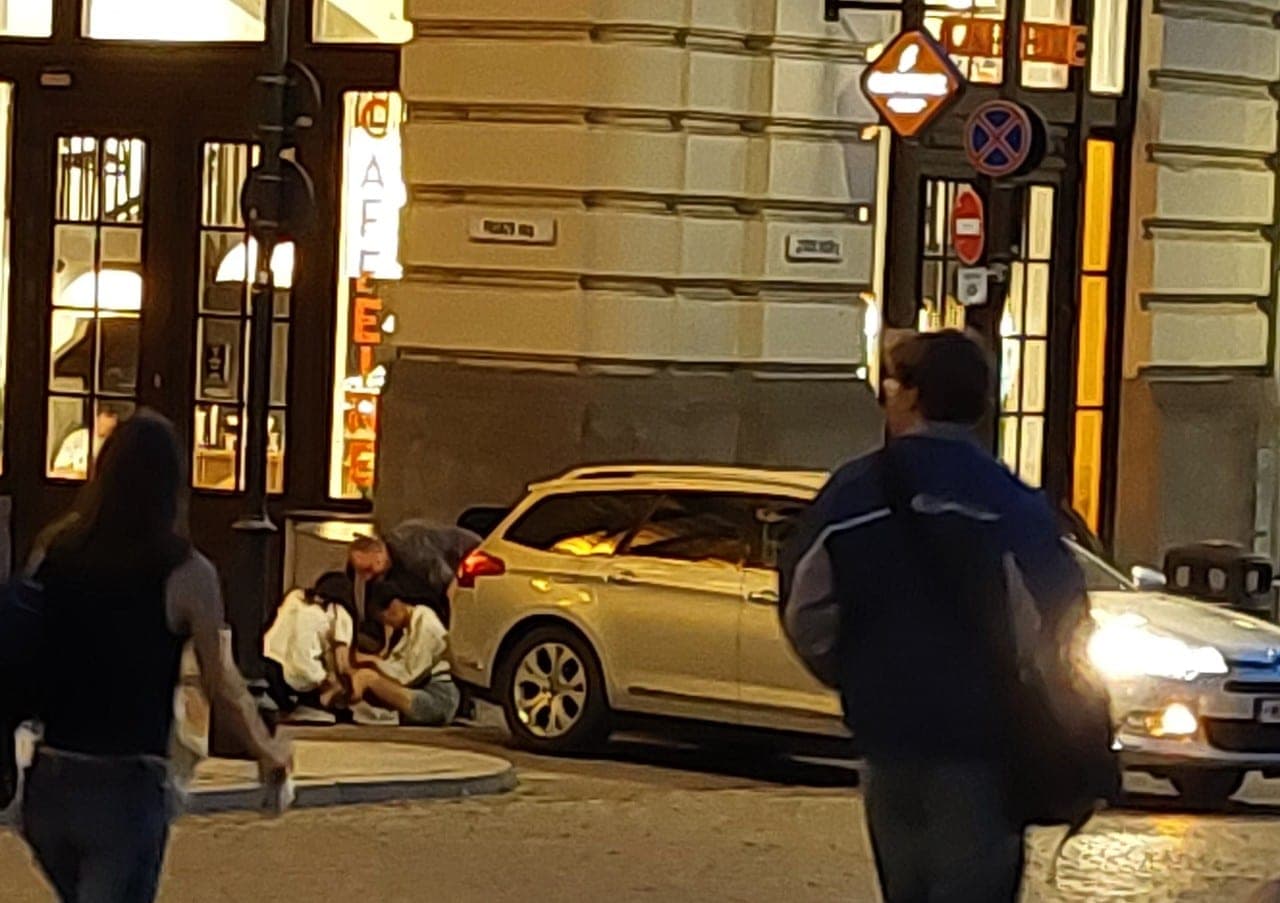 R. Juknevičienę vežęs vairuotojas partrenkė du žmones ir pabėgo iš įvykio vietos