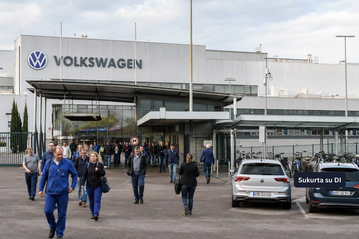 „Volkswagen“ planuoja panaikinti dar 50 tūkst. darbo vietų – bendras mažinimas gali pasiekti 100 tūkst.