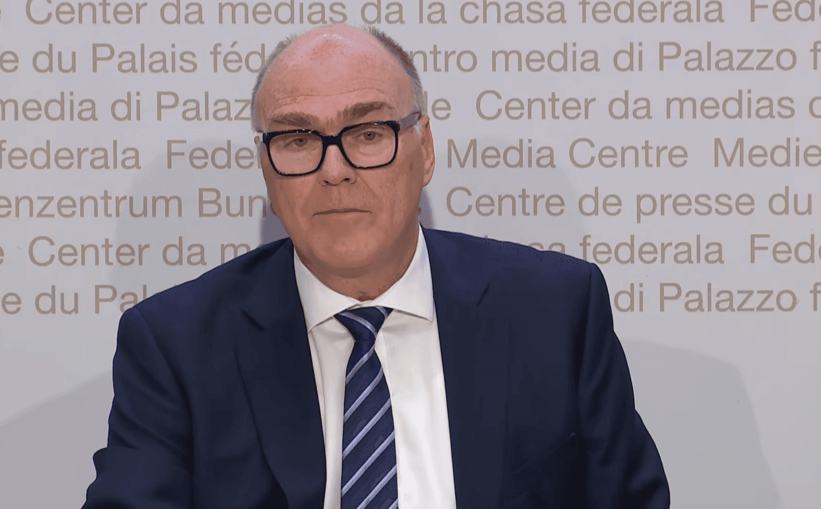 Šveicarijos gynybos ministras: JAV ir Izraelio smūgiai Iranui pažeidė tarptautinę teisę