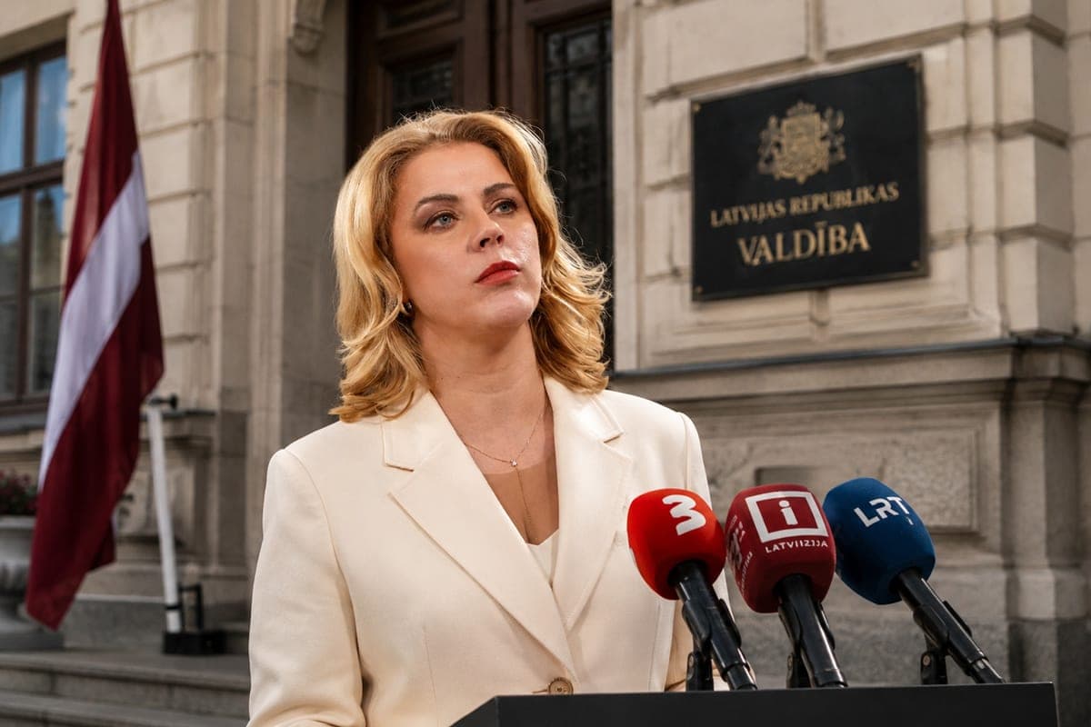 Latvijos premjerė Evika Siliņa paskelbė apie atsistatydinimą po krizės dėl saugumo ir koalicijos konfliktų