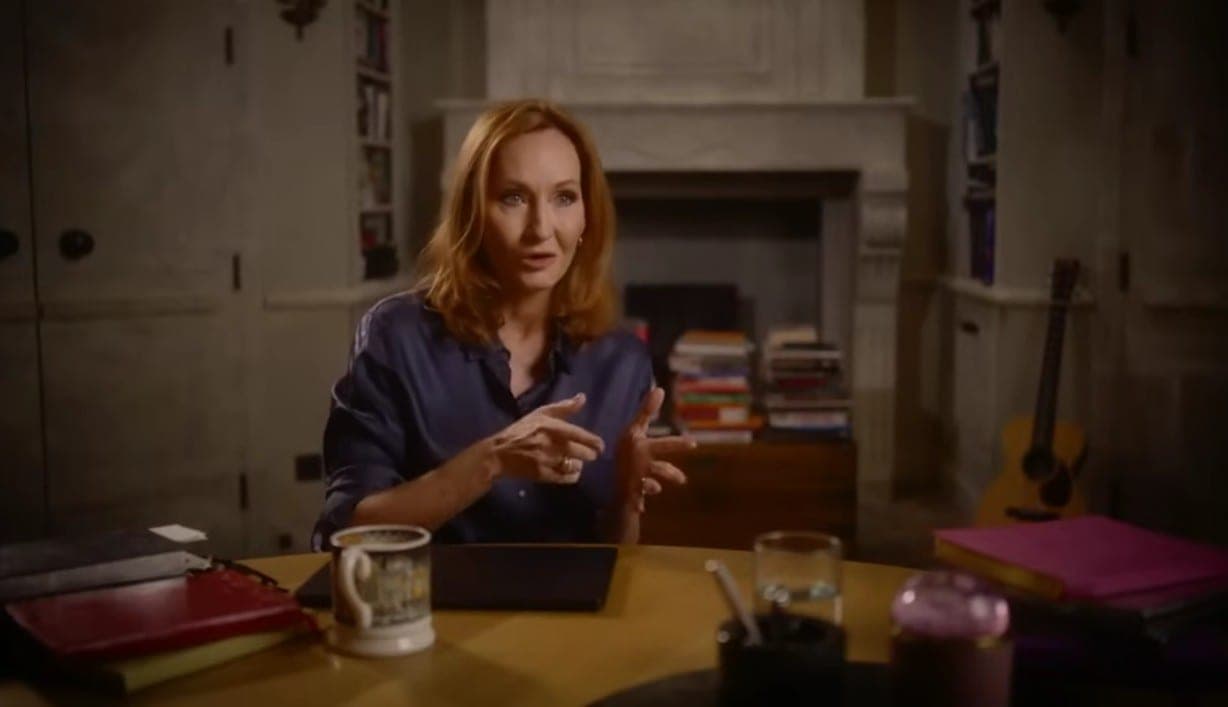 Hario Poterio kūrėja J. K. Rowling grįžta į ekranus – bendradarbiaus su „Warner Bros“