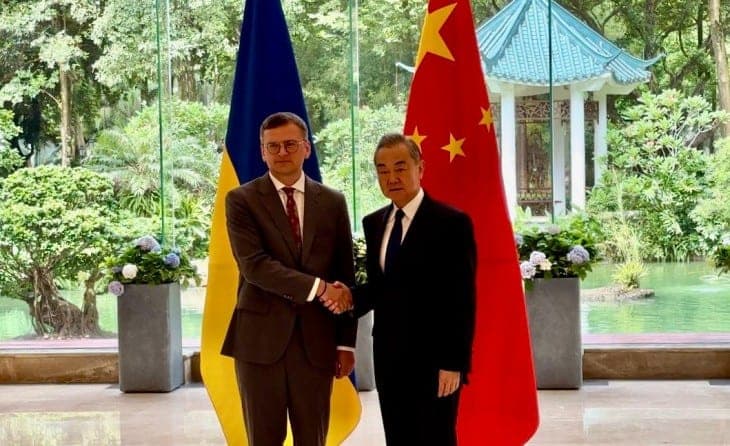 Ukrainos užsienio reikalų ministras Kinijoje kalba apie taiką su Rusija