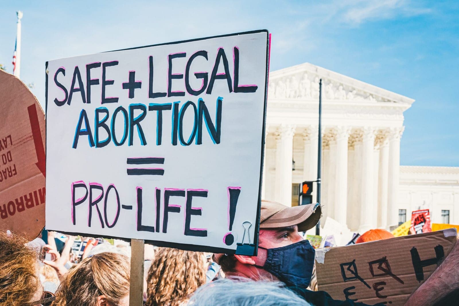 JK parlamentas balsavo už abortų dekriminalizavimą