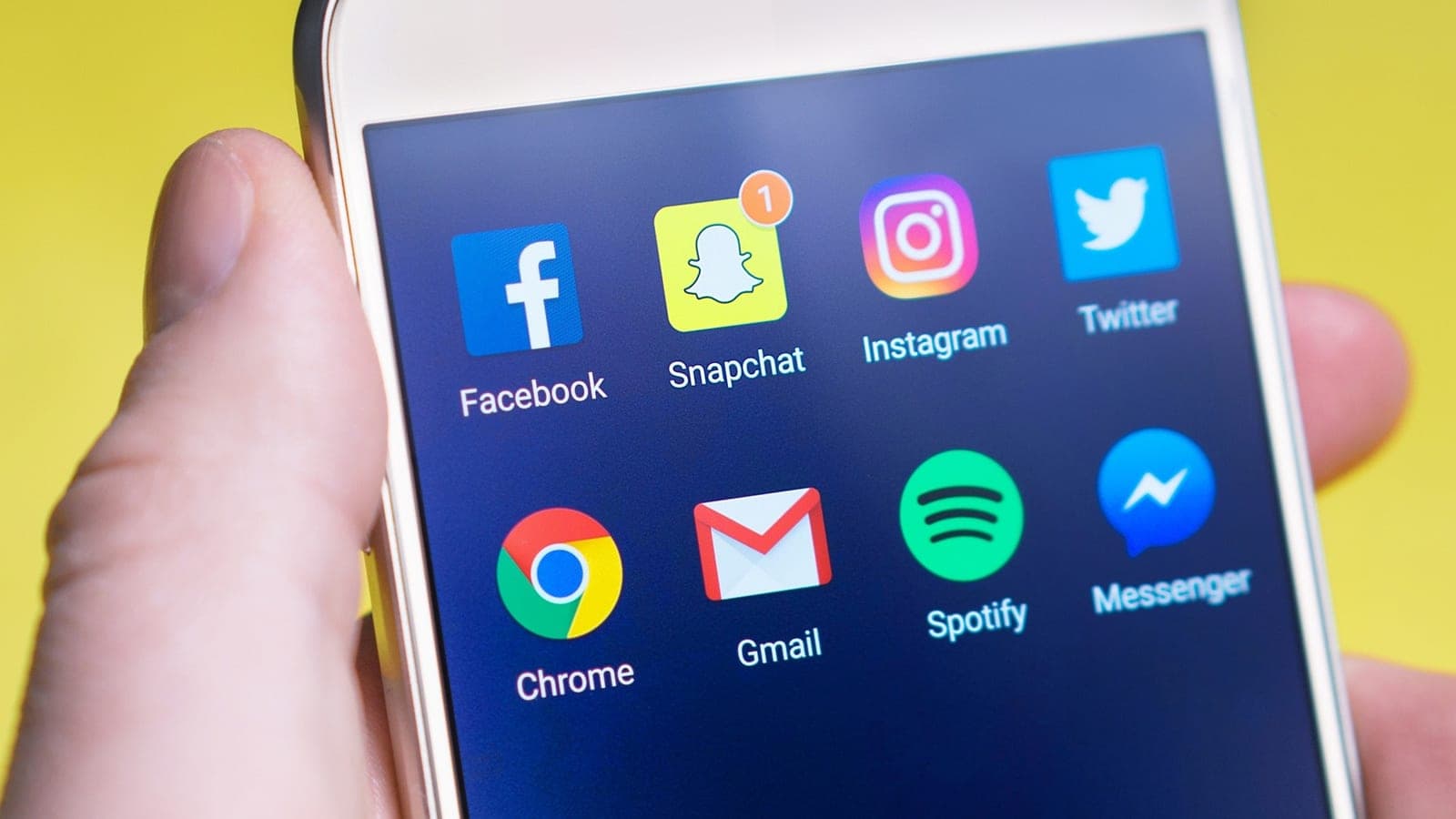 EK galvoja įvesti amžiaus ribą socialiniams tinklams?