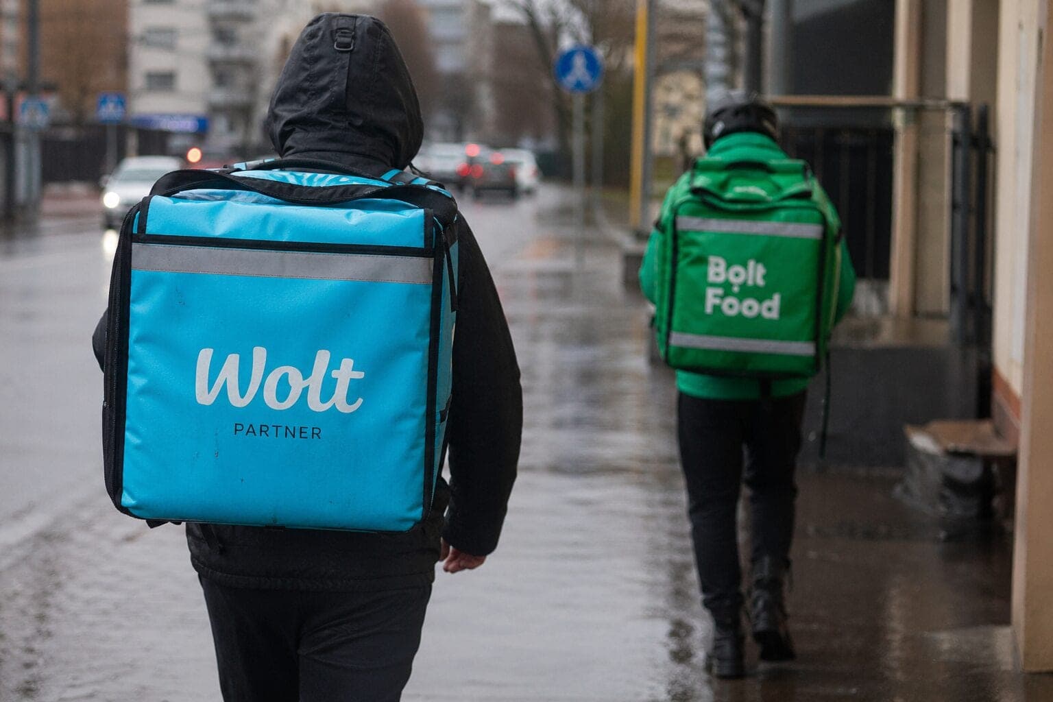 Maisto pristatymas šokiruoja: VMVT pradėjo tyrimą dėl higienos laikymosi „Wolt“ ir „Bolt“