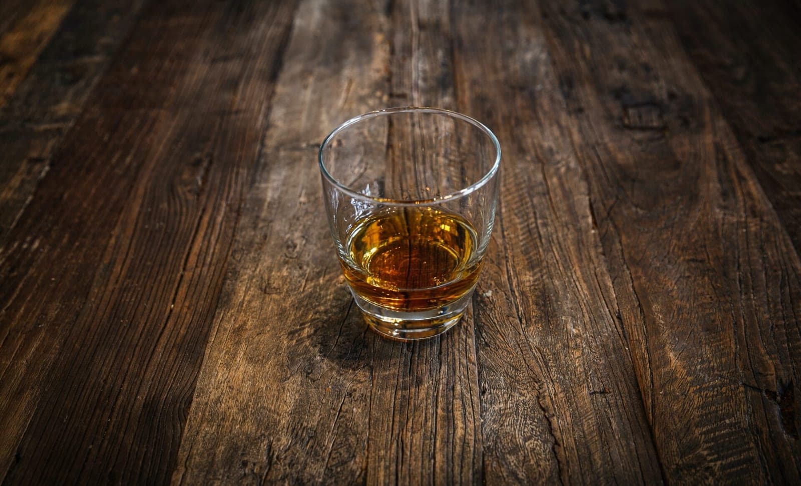 Apsinuodijimas alkoholiu: aklumas, koma ir mirtis – tai gali ištikti vos per kelias valandas
