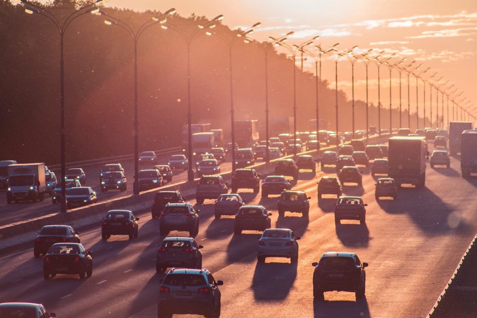 Dyzelinių automobilių vairuotojai miestuose taps nepageidaujami? Užsienio praktika rodo, jog atsakymas gali būti „taip“