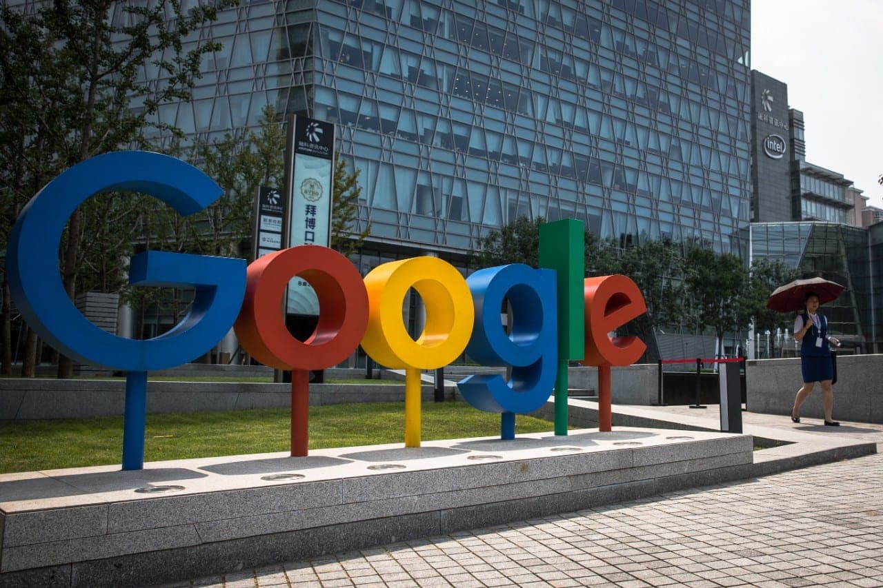 „Facebook“, „Amazon“ ir „Google“ pasiklauso vartotojų pokalbių
