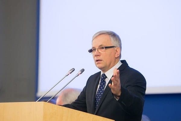 EK gali leisti pažeisti fiskalinę drausmę skolinantis gynybai: sprendimą priims iki vasaros