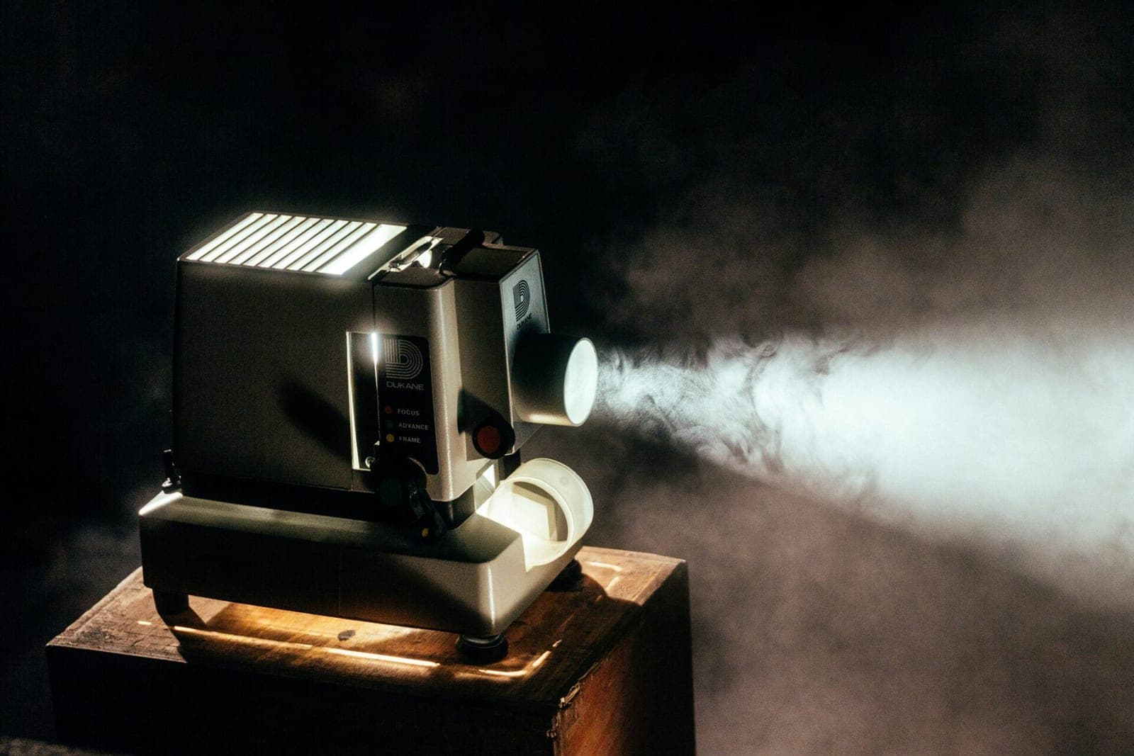 Už vieną filmą – iki 600 eurų: Lietuvoje jau baudžiami šimtai vartotojų