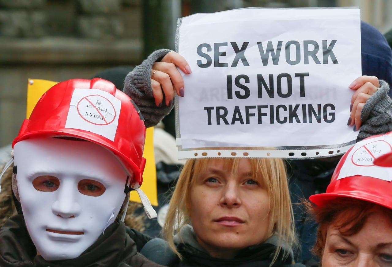 Belgija legalizuoja prostituciją: sekso paslaugų teikėjams - pensijos ir socialinė apsauga