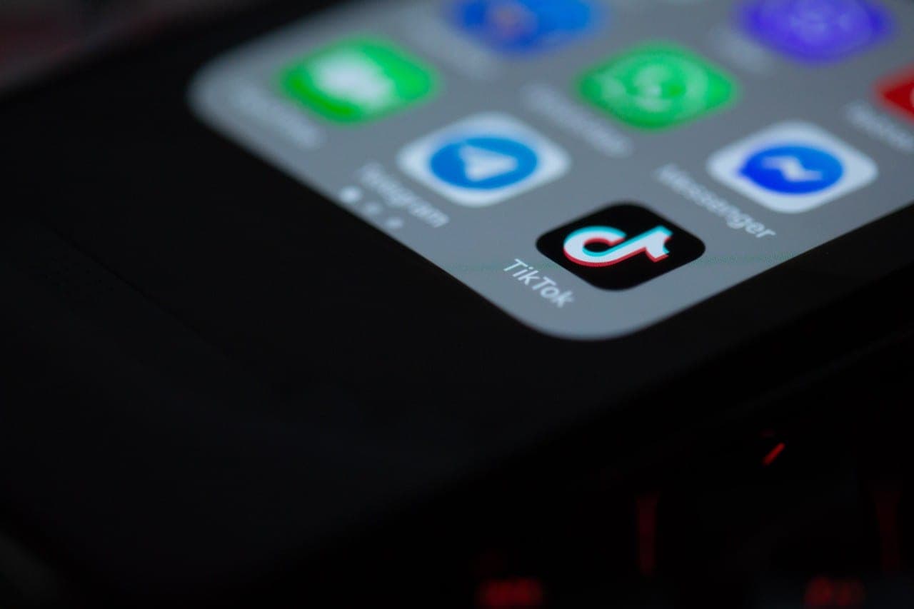 „TikTok“ pradeda Vakarų įtikinimo projektą siekiant išlaikyti savo įtaką