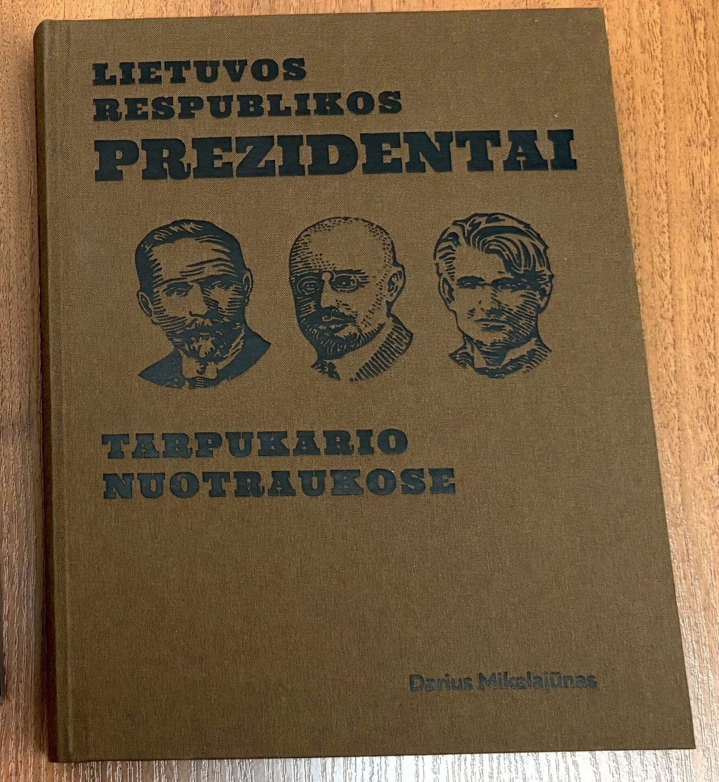 Kokie žmonės buvo mūsų prezidentai? Pristatytas unikalus privačios kolekcijos nuotraukų albumas