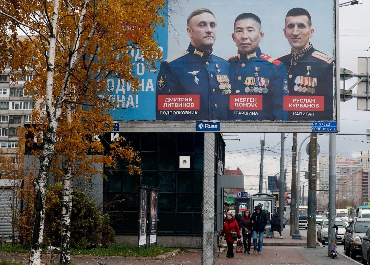 Rusijoje auga nepasitenkinimas mobilizacija: moterys reikalauja sugrąžinti vyrus namo