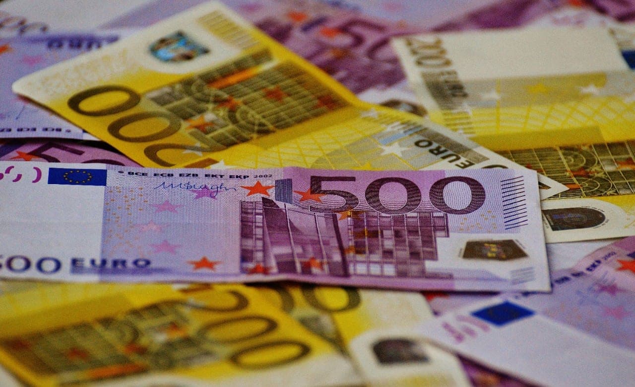 Gėda Lietuvai – mažas įmones smaugia, o stambiam mokesčių mokėtojui N. Numai kišenėje gulintys milijonai dar leidžia ir derėtis
