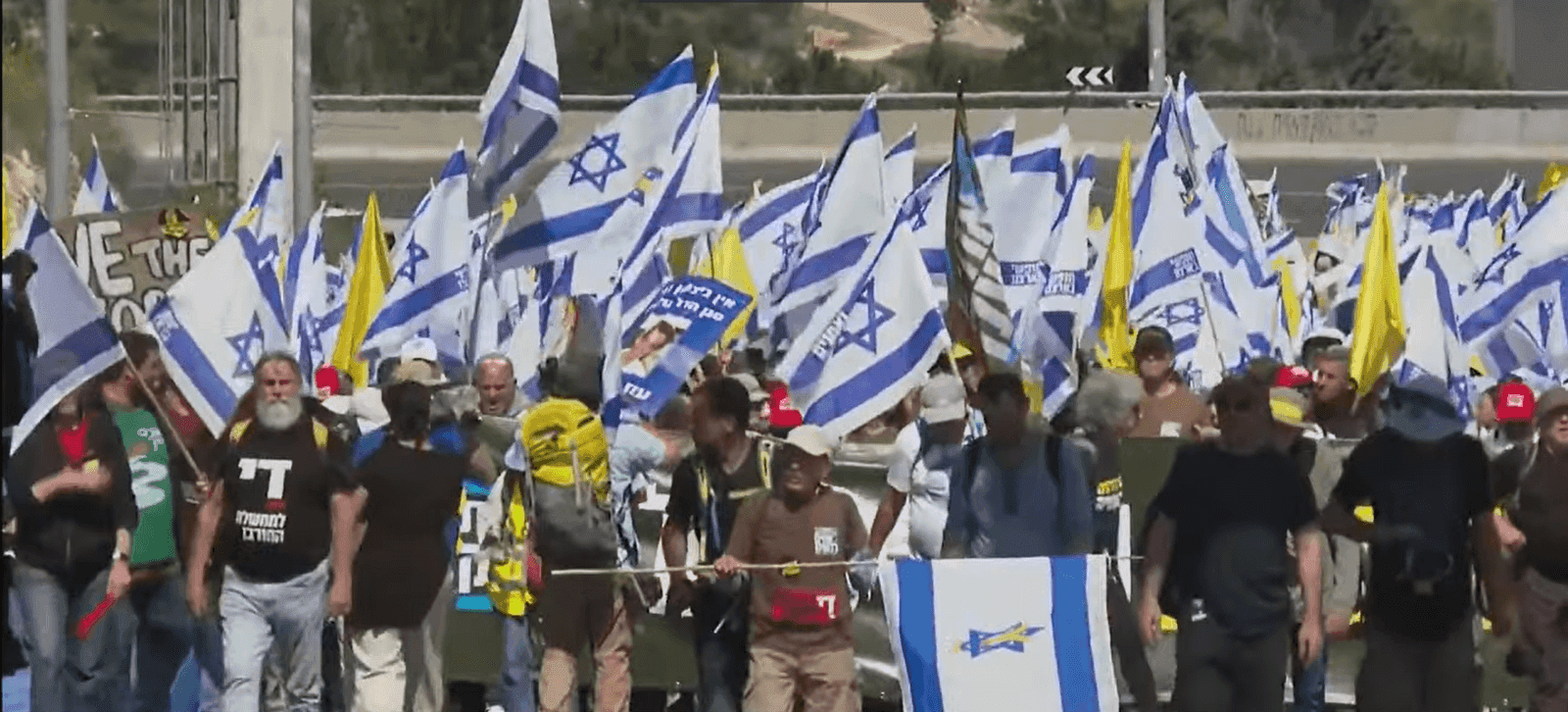 Jeruzalėje – milžiniški protestai prieš B. Netanyahu: reikalauja nutraukti karą Gazoje