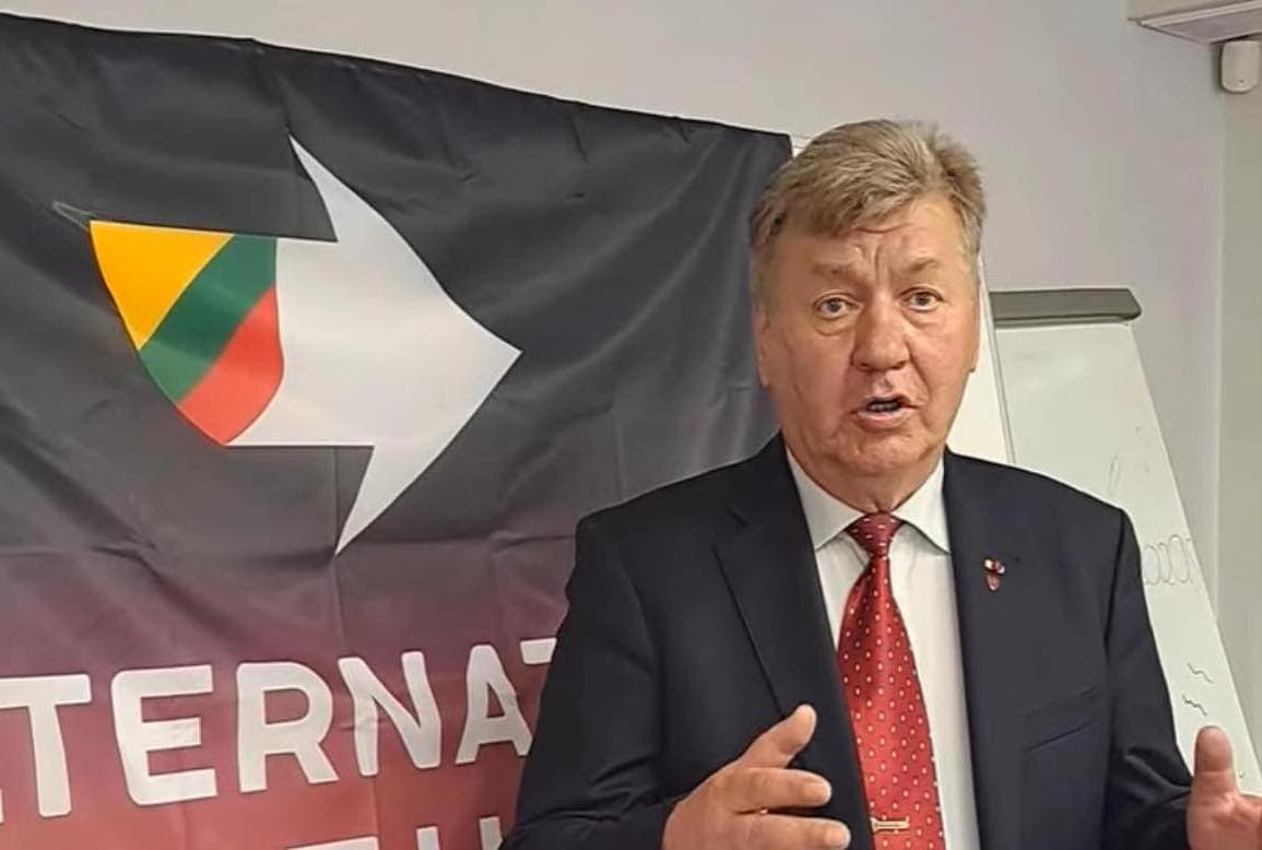 KAM verdiktas: generolui V. Tutkui uždrausta dėvėti karinę uniformą
