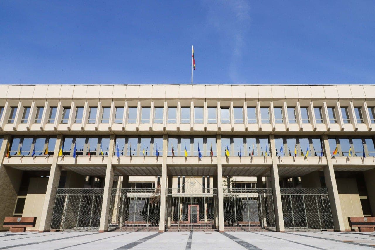 Naujajame Seime nebepamatysime daugiau nei pusės dabartinių parlamentarų: jie gaus dosnias išmokas