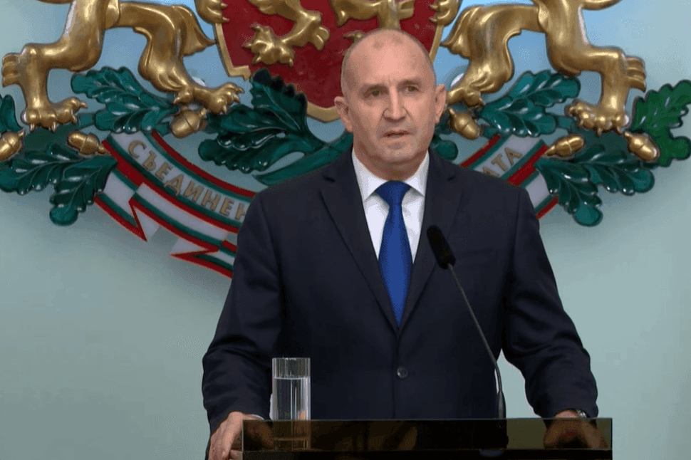 Bulgarijos prezidentas atsistatydina ir ruošiasi dalyvauti parlamento rinkimuose