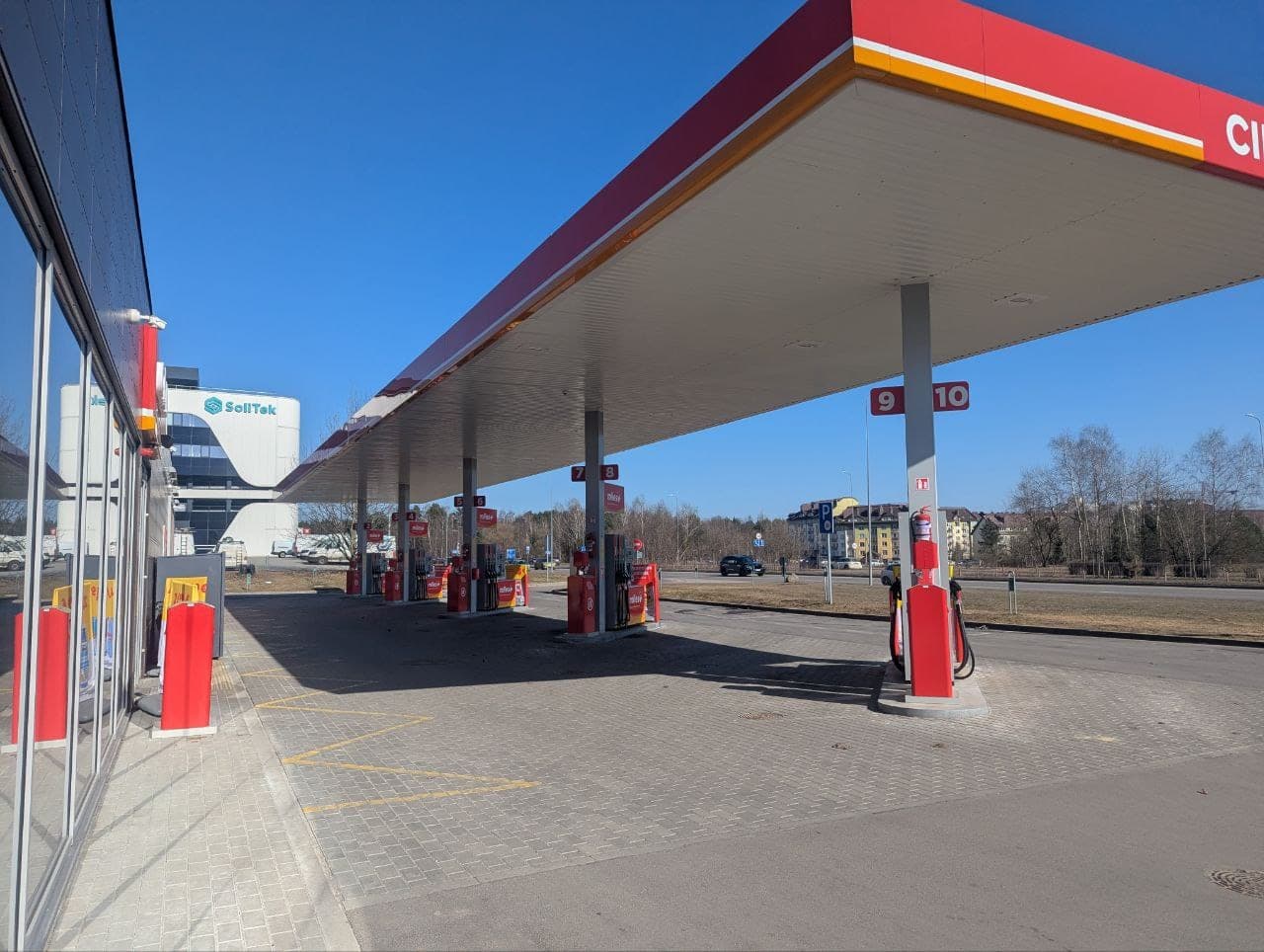 Gydytojas pateikė sąskaitą JAV ambasadai: reikalauja padengti beveik 2800 dolerių išlaidas degalams