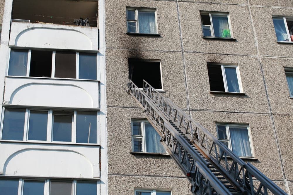 Žiema baigėsi, bet gaisrų rizika išlieka: ką galite padaryti, siekiant apsaugoti savo namus?