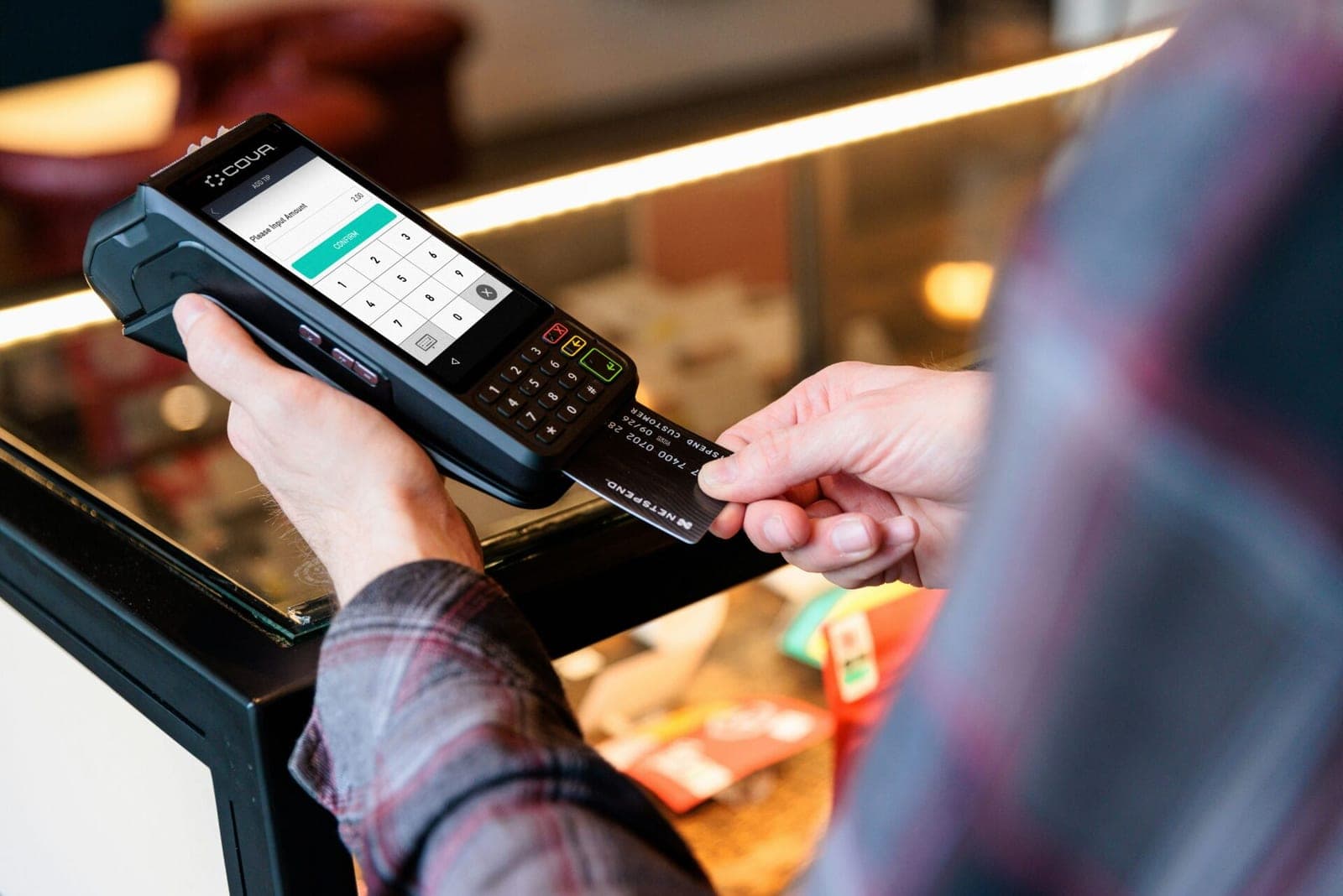 Britai sunerimo dėl „Visa“ ir „Mastercard“: planuoja kurti savo mokėjimų sistemą