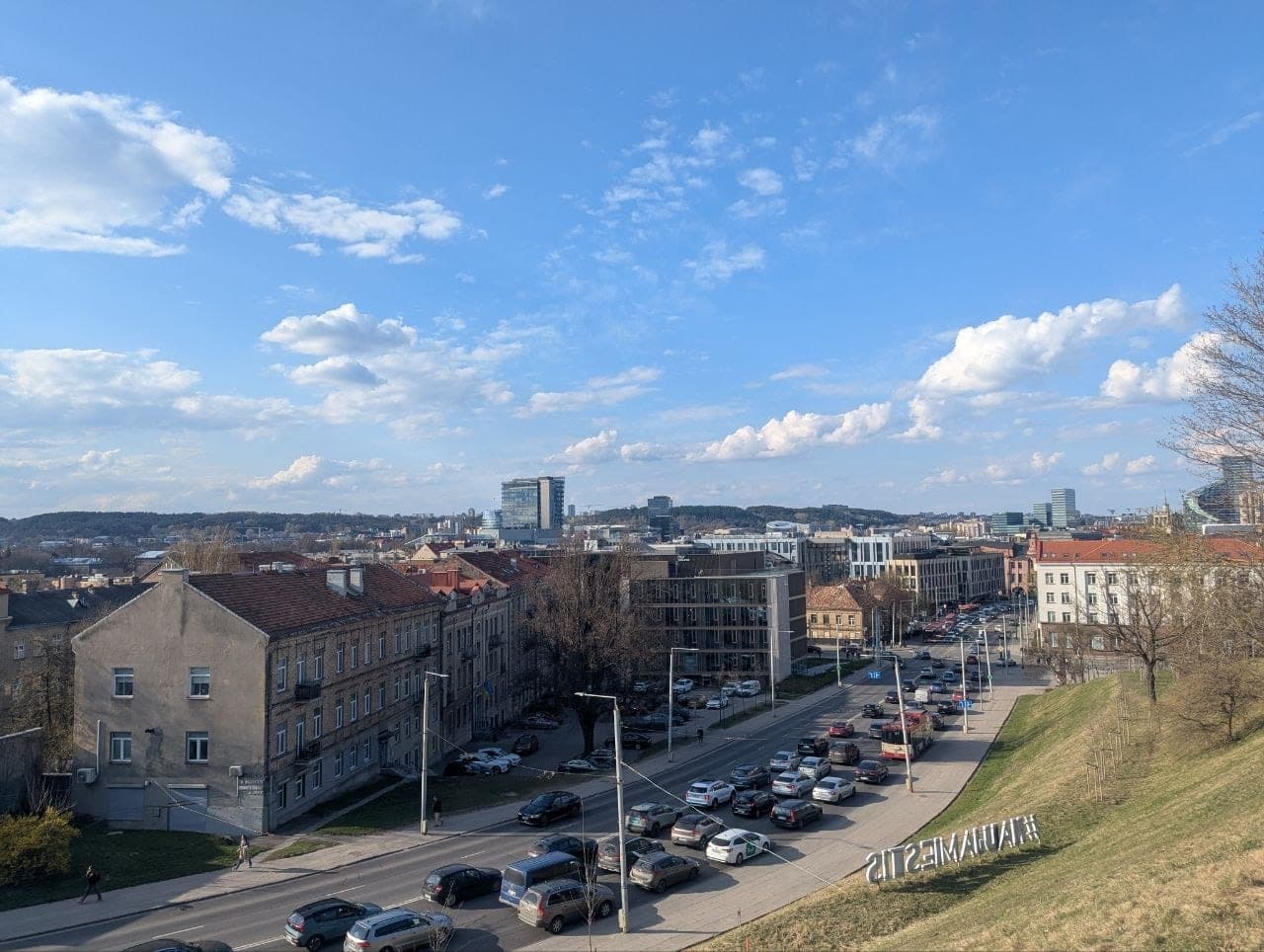 Vilniečiai kelyje praranda iki 2 savaičių per metus: tai keičia būsto pasirinkimą