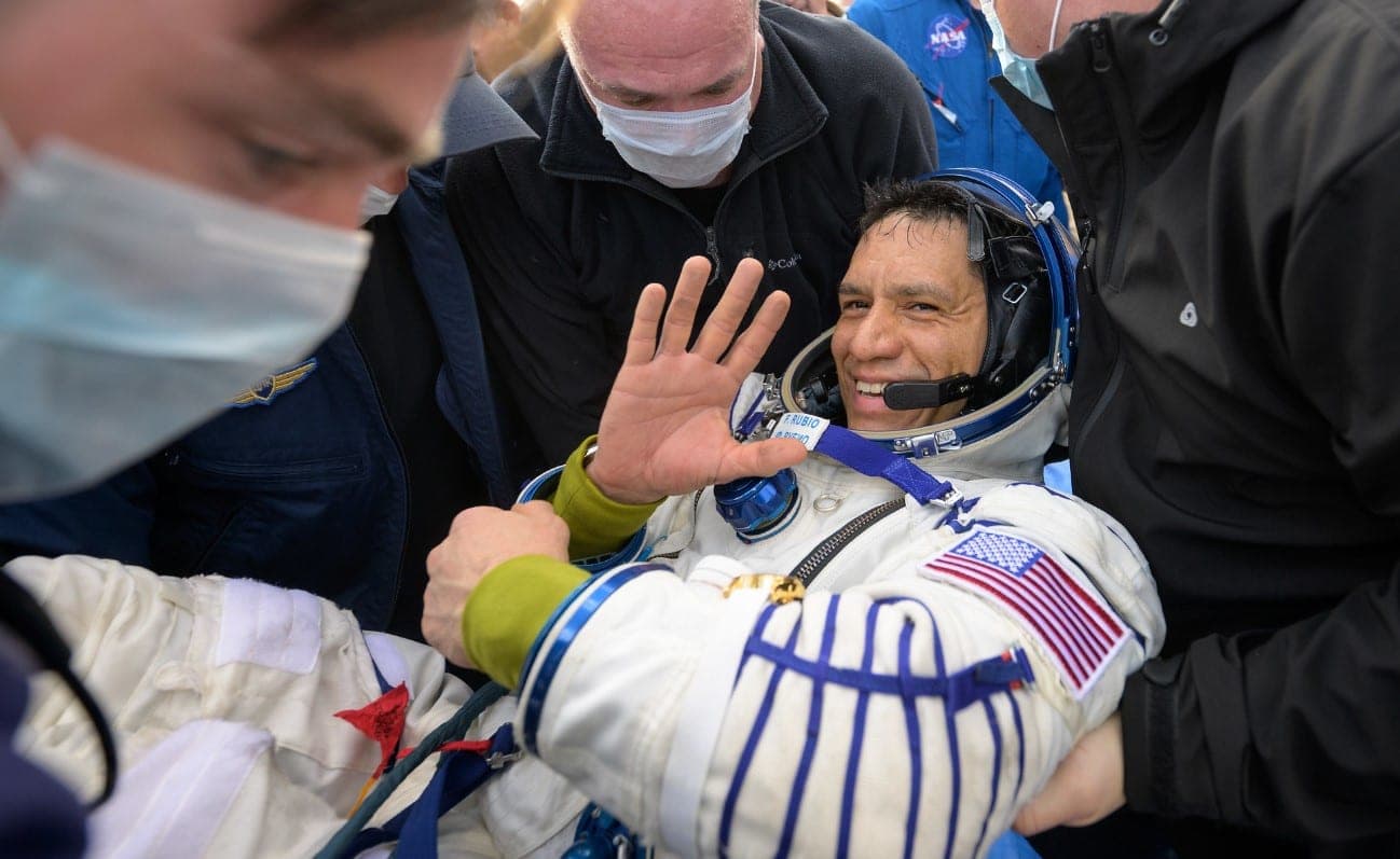 NASA astronautas Frank Rubio sugrįžo namo po metų praleistų kosmose
