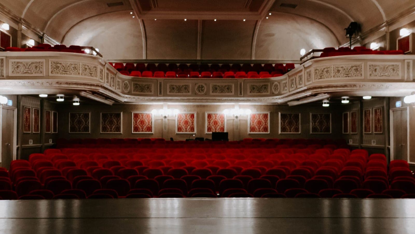Švęsti didžiausias metų šventes galima ir su kultūra: šv. Kalėdas ar Naujuosius metus paminėti drauge kviečia šalies teatrai
