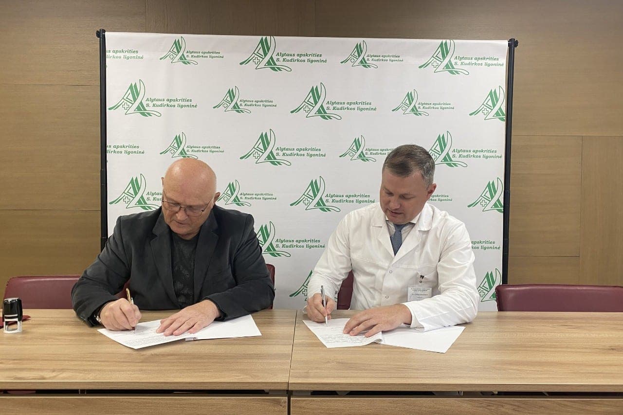 Pasirašyta sutartis dėl dar dviejų ligoninių sujungimo