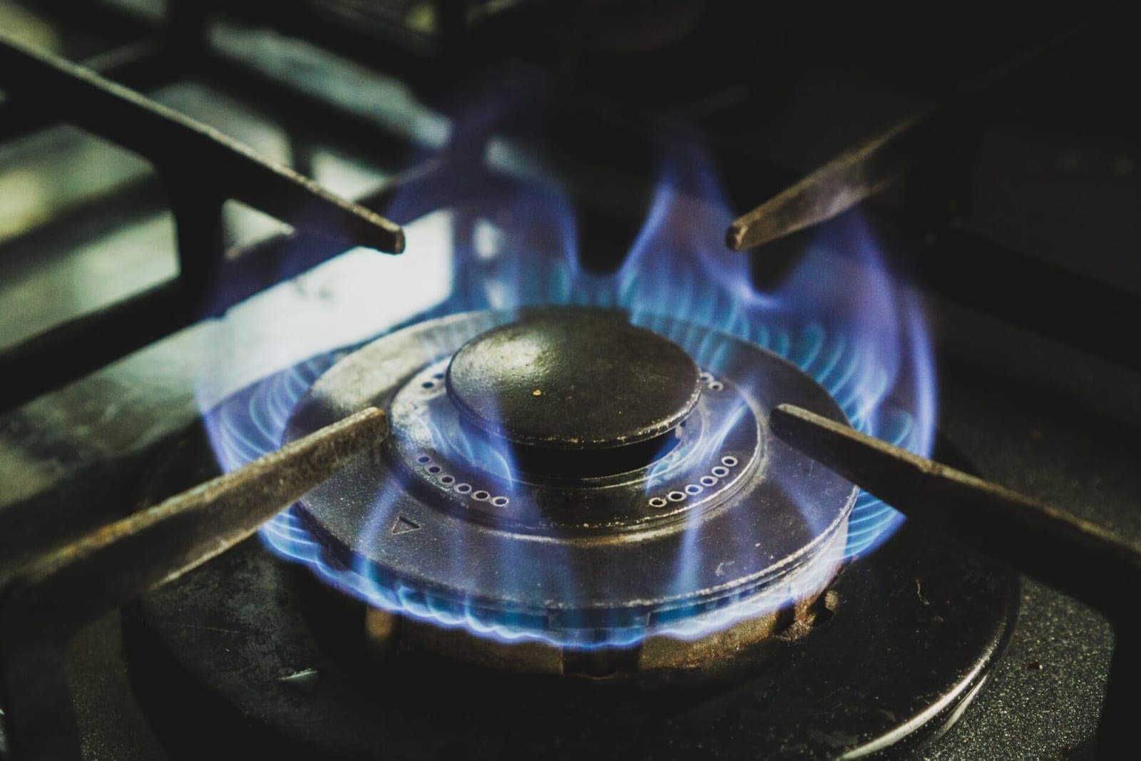 Blogos žinios gyventojams: elektra ir dujos nuo liepos vėl brangs