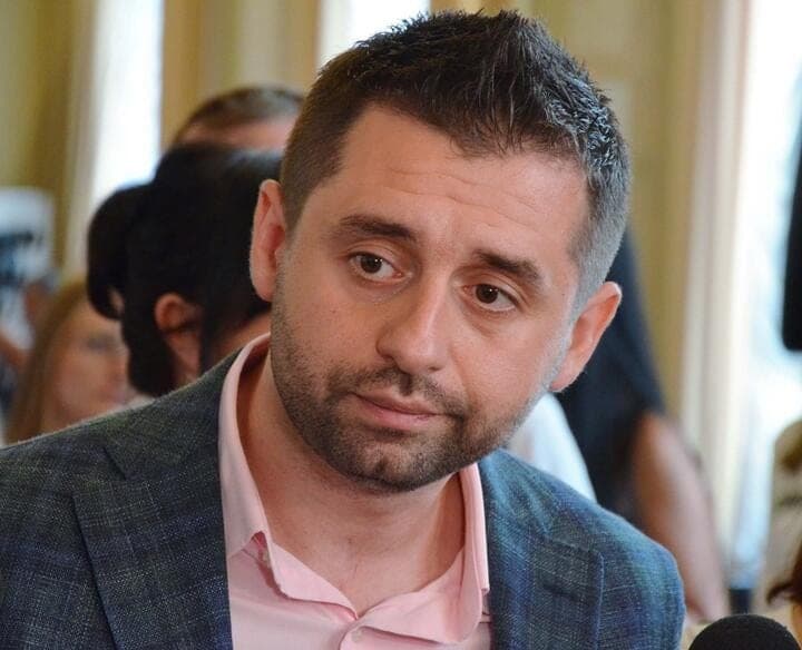 Aukšto rango Ukrainos politikas: galėjome pasiekti taiką, bet tam sutrukdė Jungtinė Karalystė